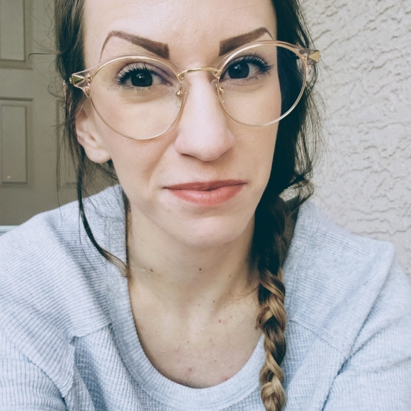 Meet your Posher, Erica - Picture 2 of 4